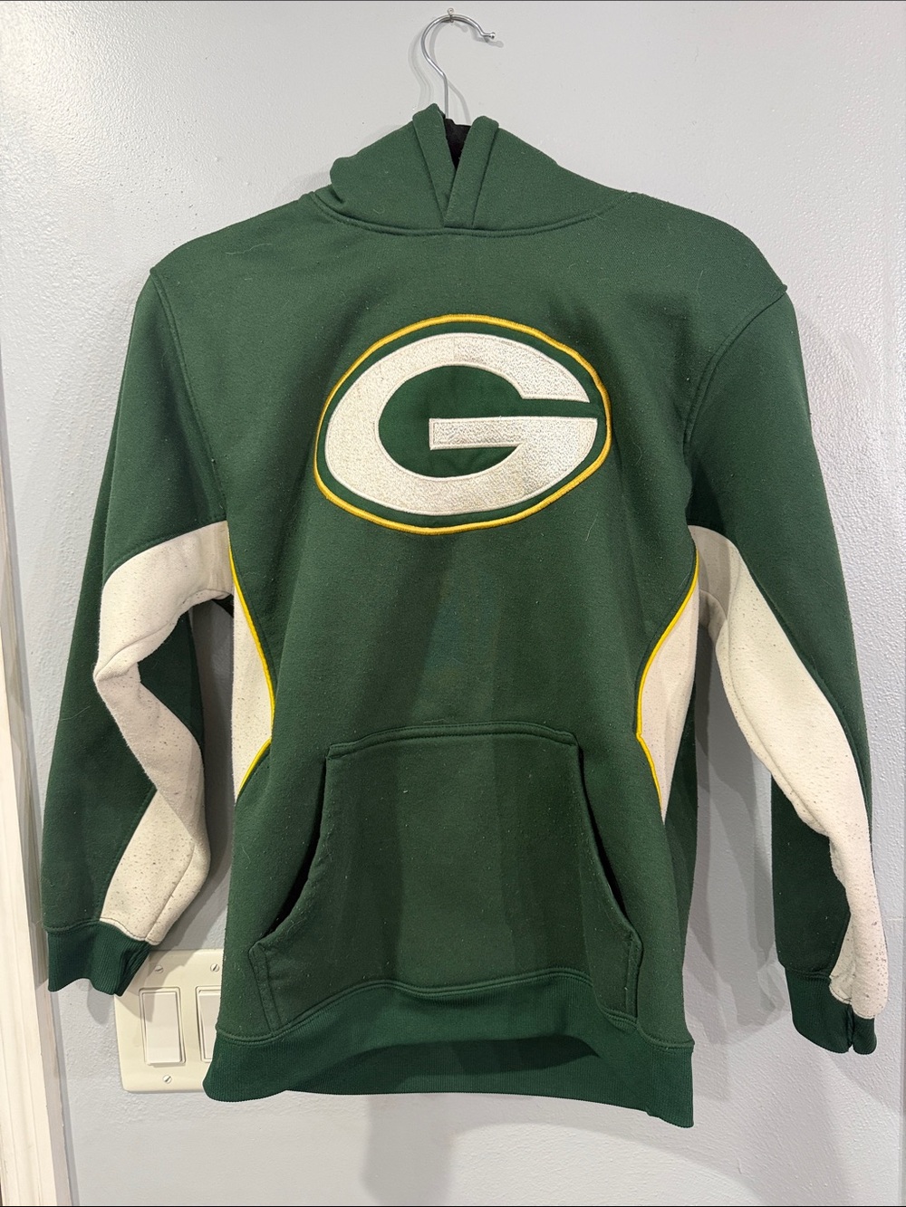 NFL Green Bay Packers Hooded Pullover with White and Yellow 'G' Patch